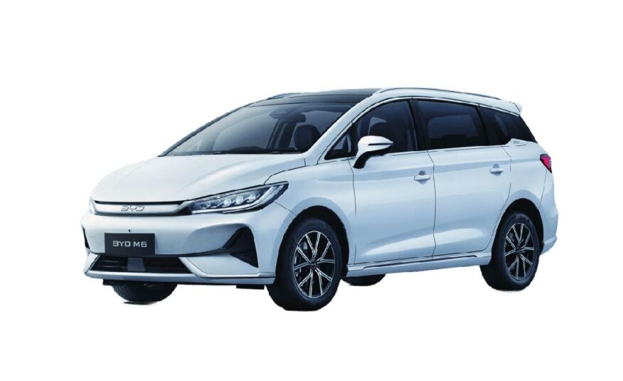 BYD M6