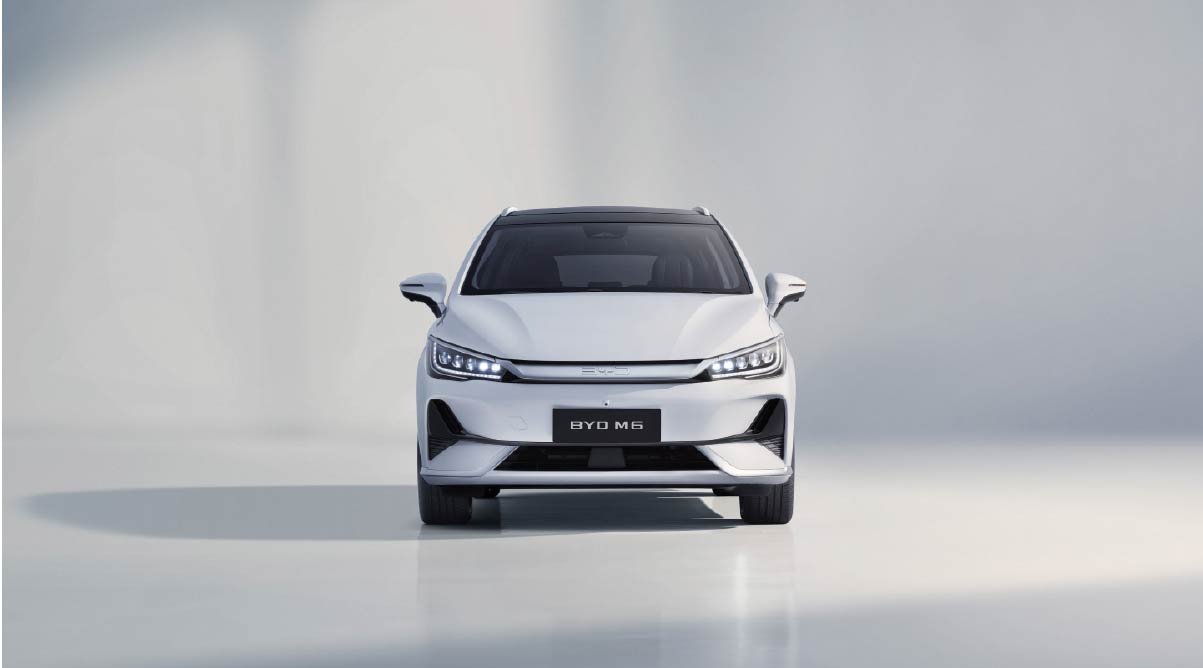 BYD M6