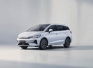 BYD M6