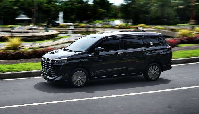 avanza di jalan